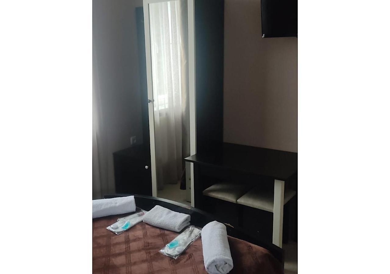Hotel Lux Tbiliszi Kültér fotó