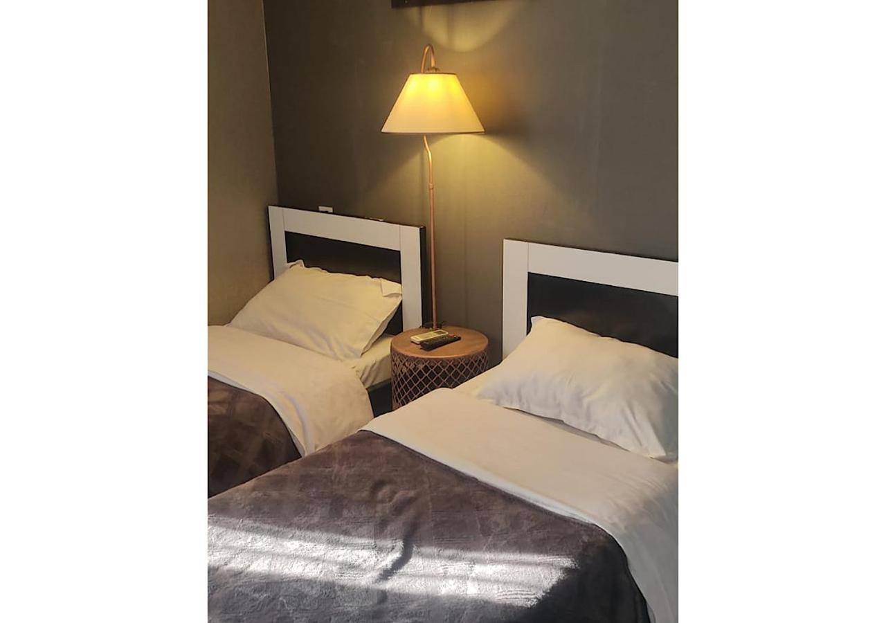 Hotel Lux Tbiliszi Kültér fotó