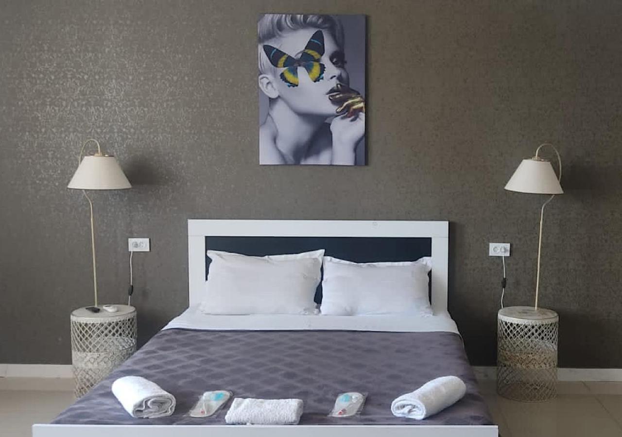 Hotel Lux Tbiliszi Kültér fotó