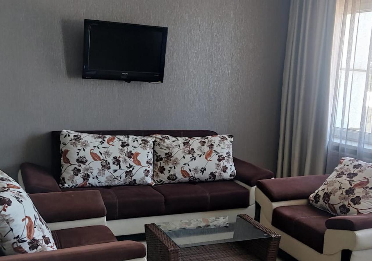 Hotel Lux Tbiliszi Kültér fotó